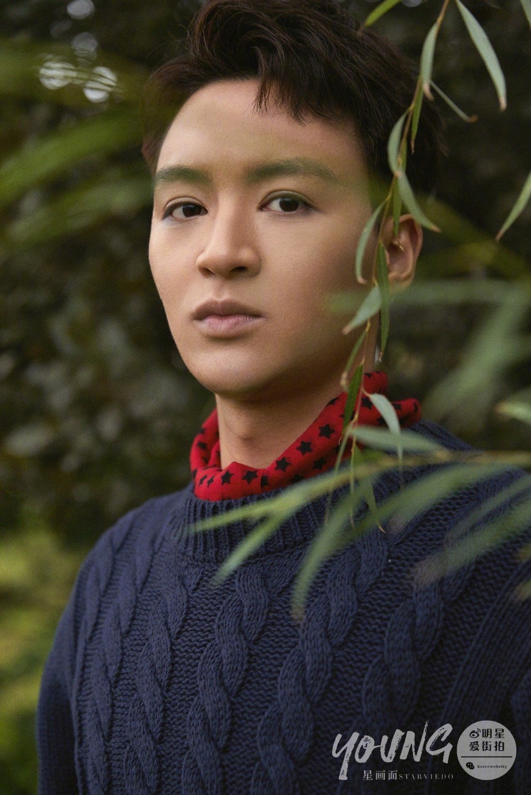 吴刚儿子吴羽卿@大袋鼠儿 深秋写真,文艺复古尽显少年本色