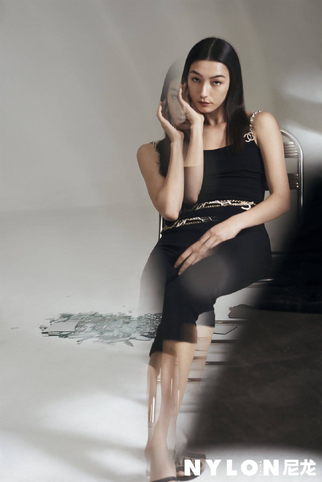 刘承羽 for 《尼龙nylon》四月刊 | 英气又凌厉的她演绎起chanel增加