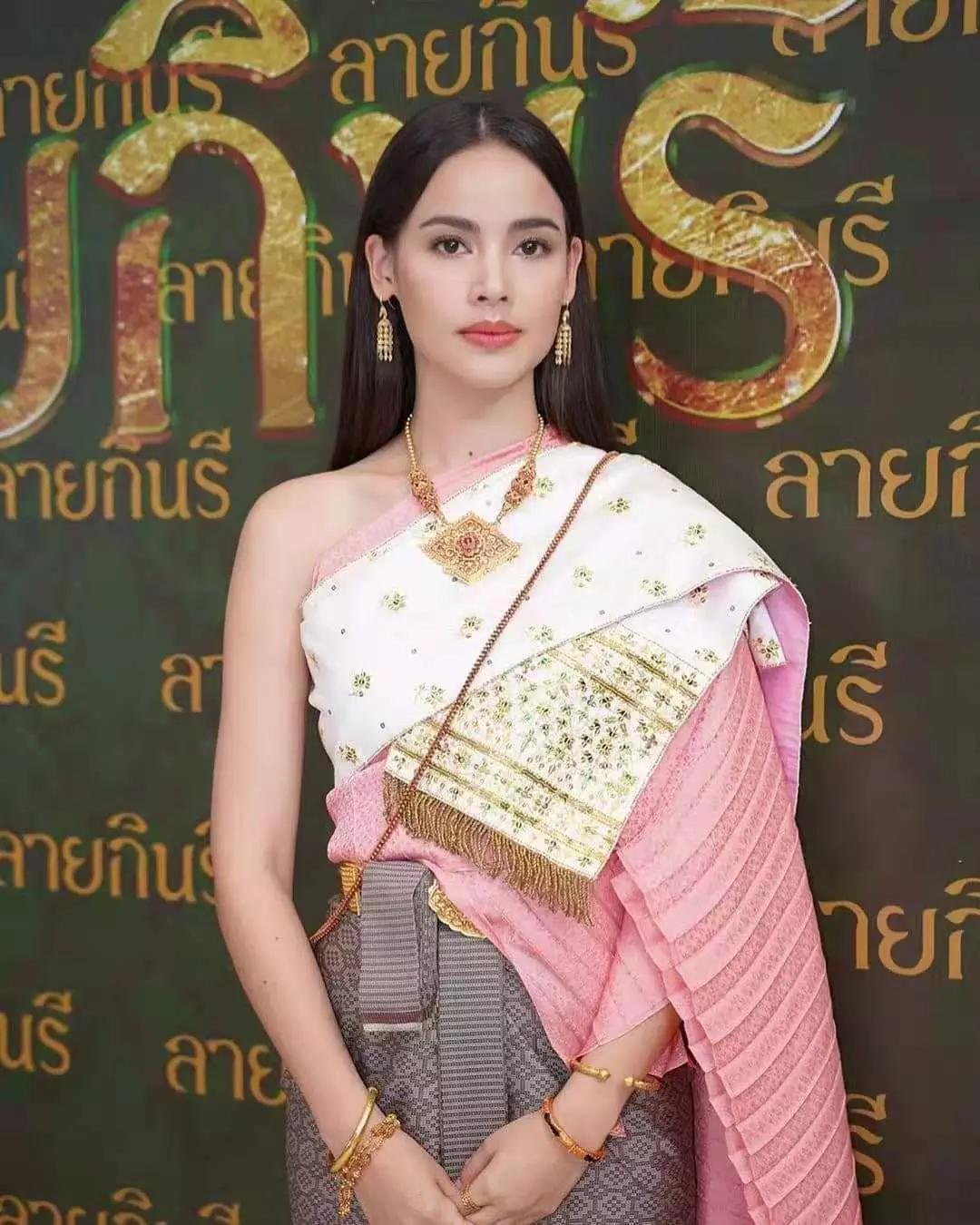 naya八搭的泰剧金娜丽花纹开机ya古装惊艳网友已炸锅