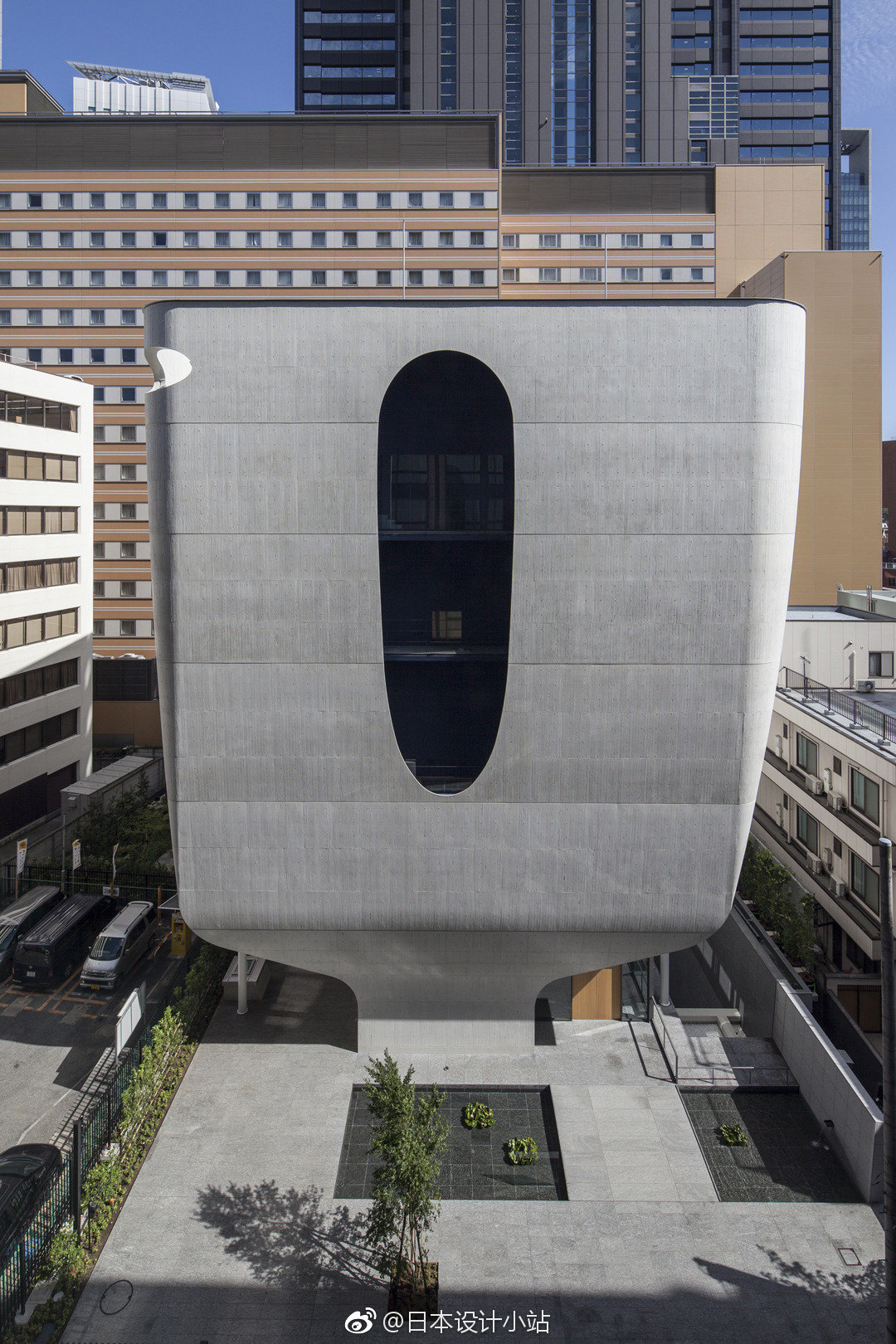由日本建筑师kiyoshitakeyama设计的高科技骨灰塔水晶殿