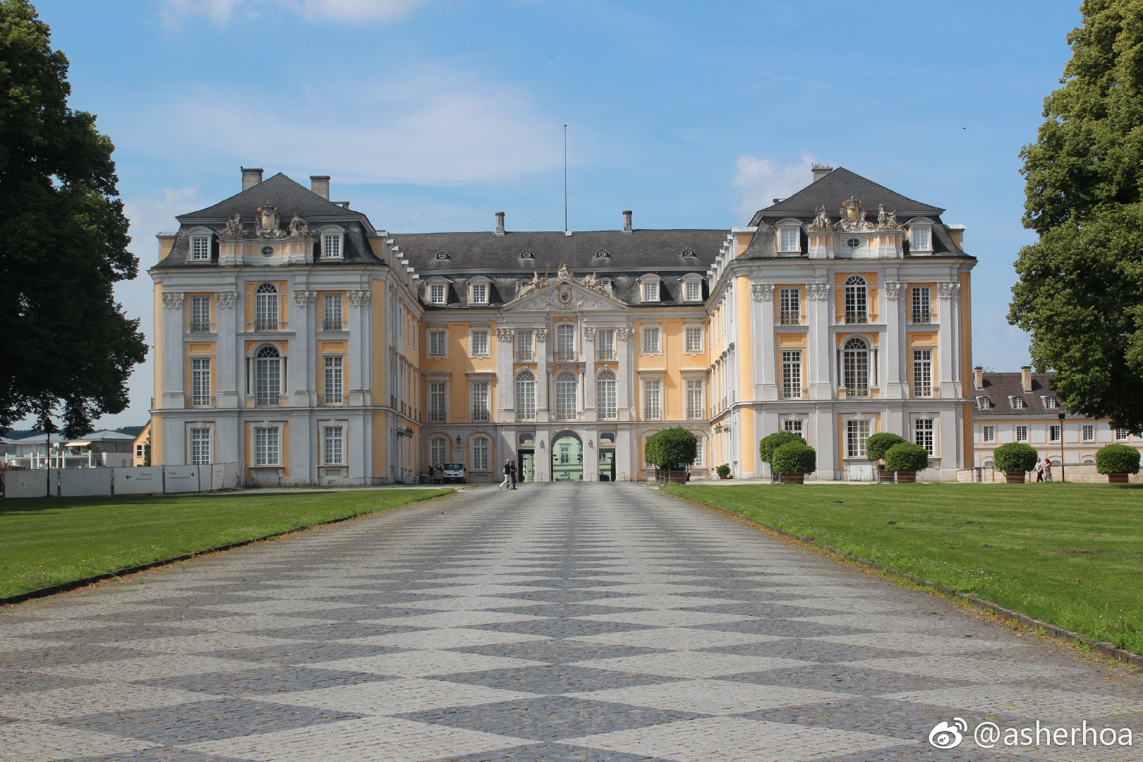 奥古斯都堡与猎趣园(schlsser augustusburg und falkenlust)位于