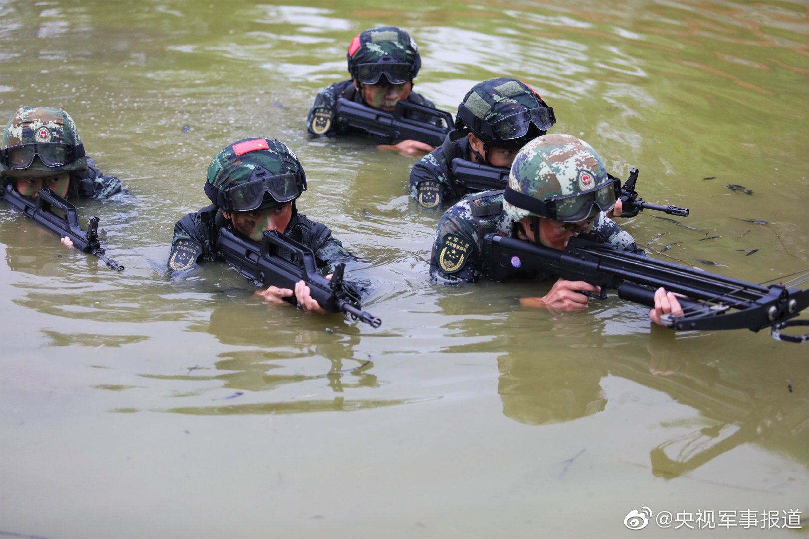 武警特战队员实战化训练锻造反恐精英