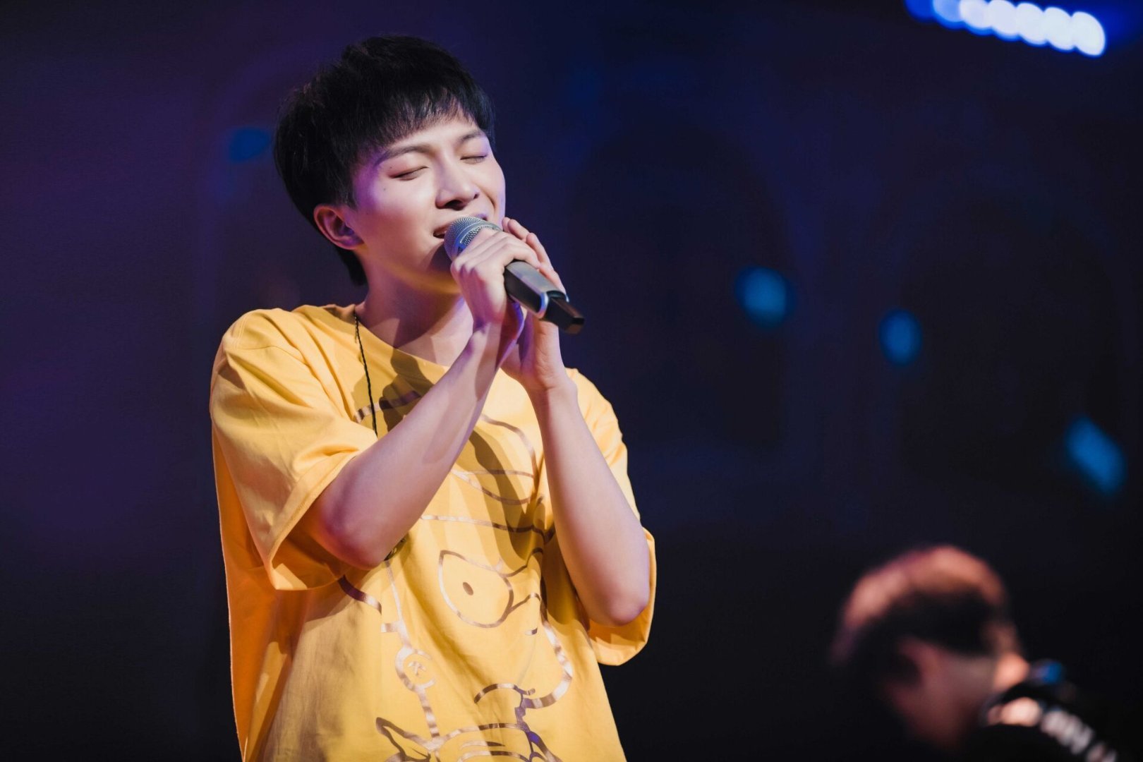 今天音乐人卡布叻周深倾情助阵一起乐队吧