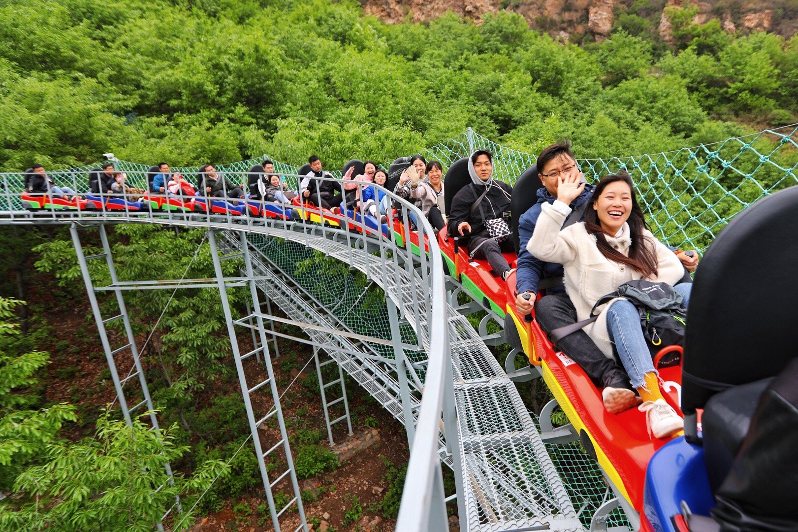 河南新密伏羲山实景"过山车"