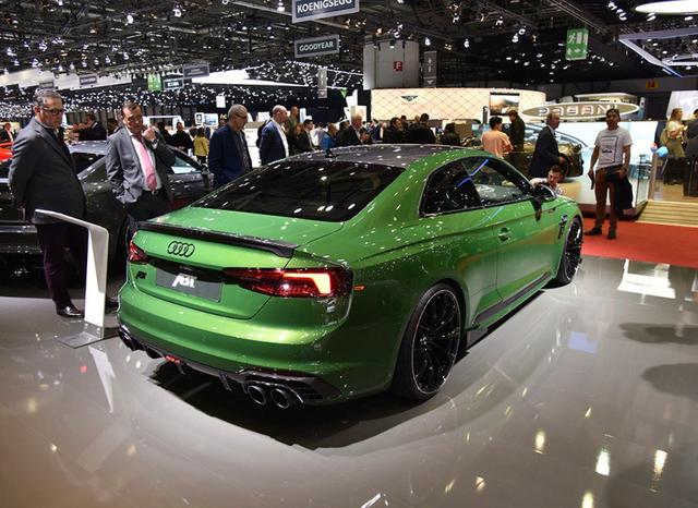 这才是最帅奥迪5系墨绿色车漆四出排气马力537匹