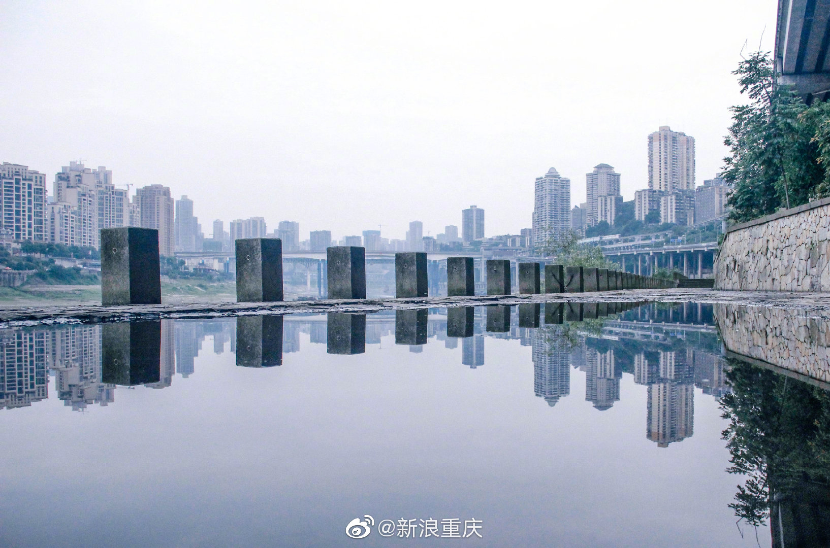 雨后重庆化身唯美镜像城市李子坝迷你版天空之境超级美