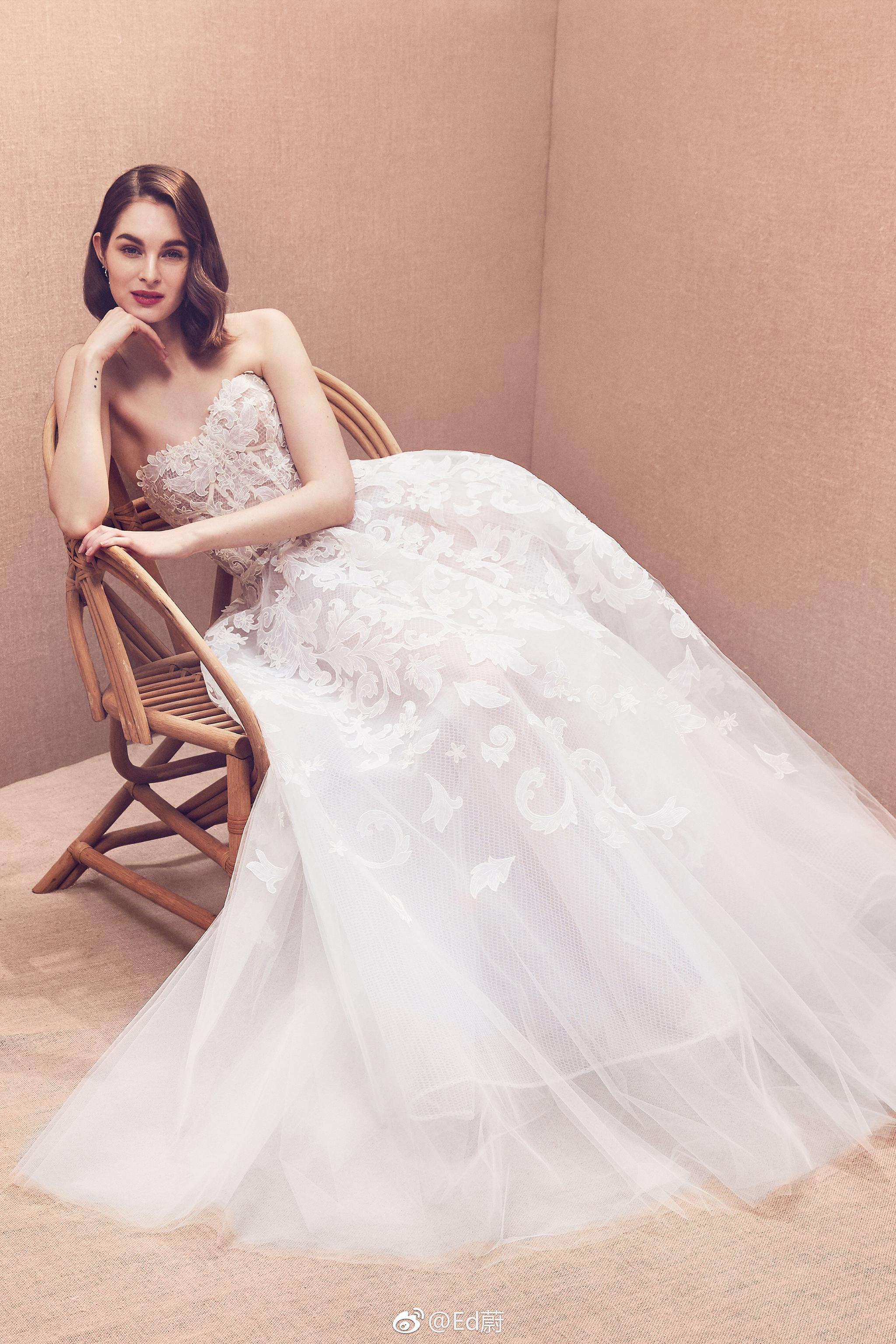 oscar de la renta bridal s/s 2020优雅的婚纱点缀上夸张的蝴蝶结装