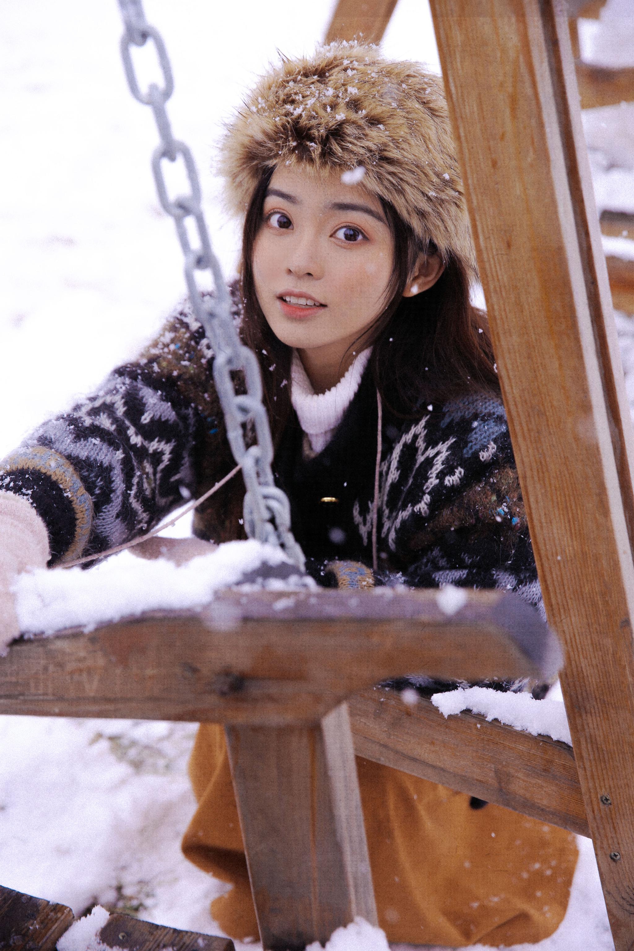 "想和你一起看雪,也想和雪一起看你." @梁芷萱