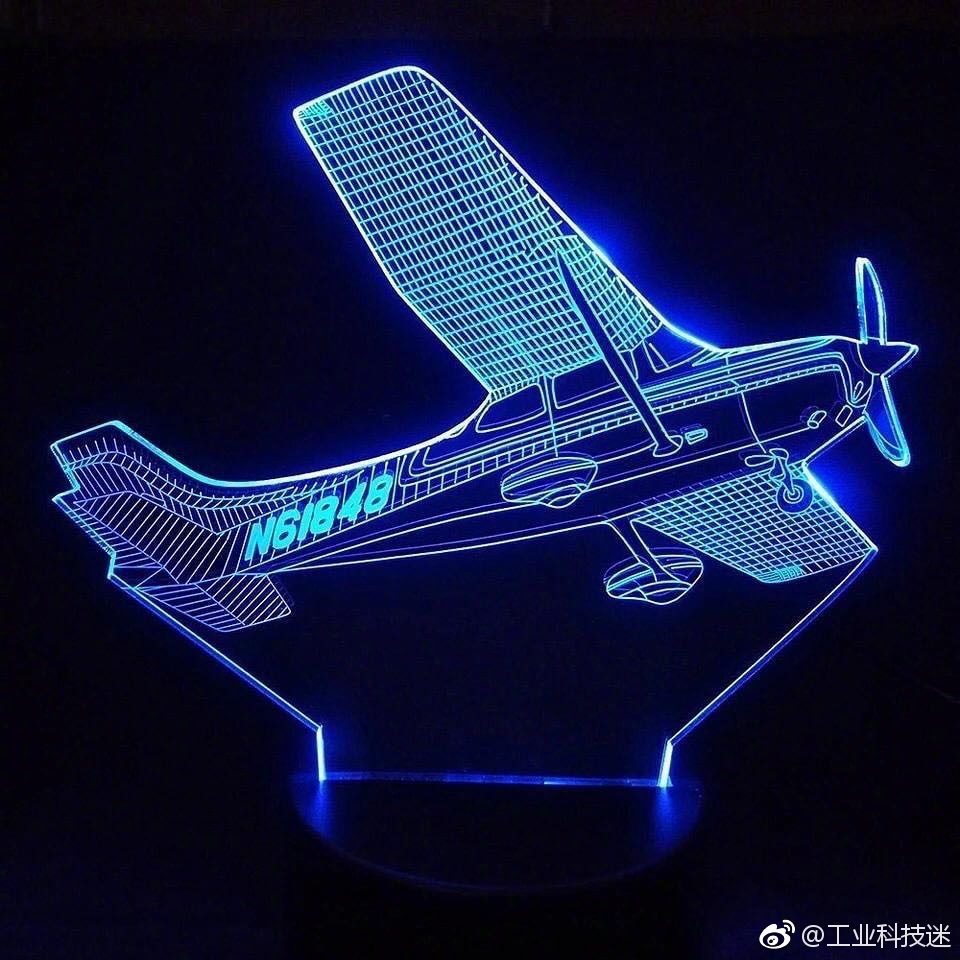 3d的飞机模型灯,酷!