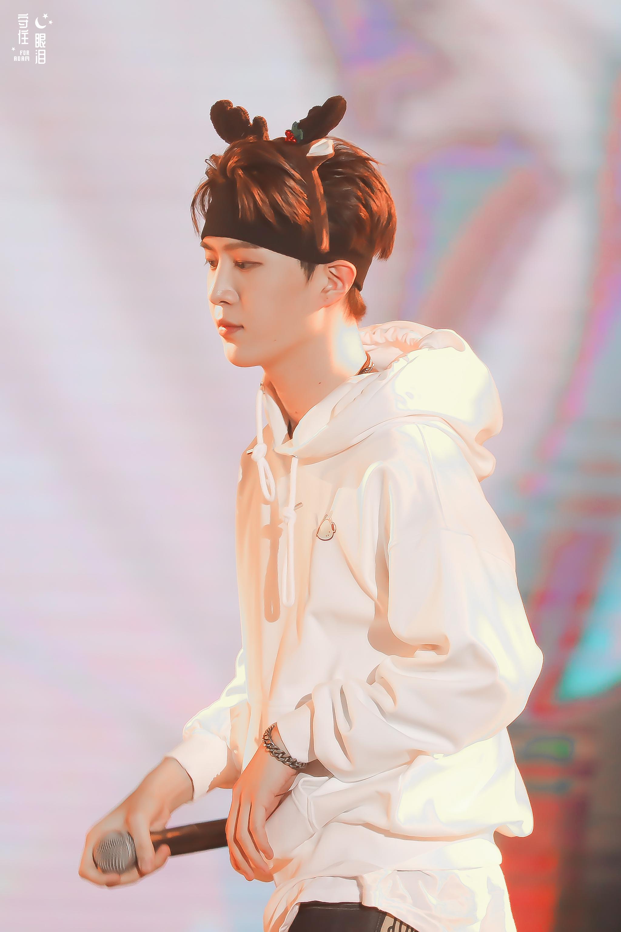 来一组时尚帅气的发带小王子超心动啊范丞丞adam0616