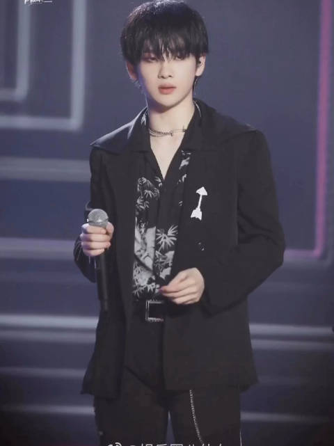 爱豆们的舞台妆来袭,男生代表队