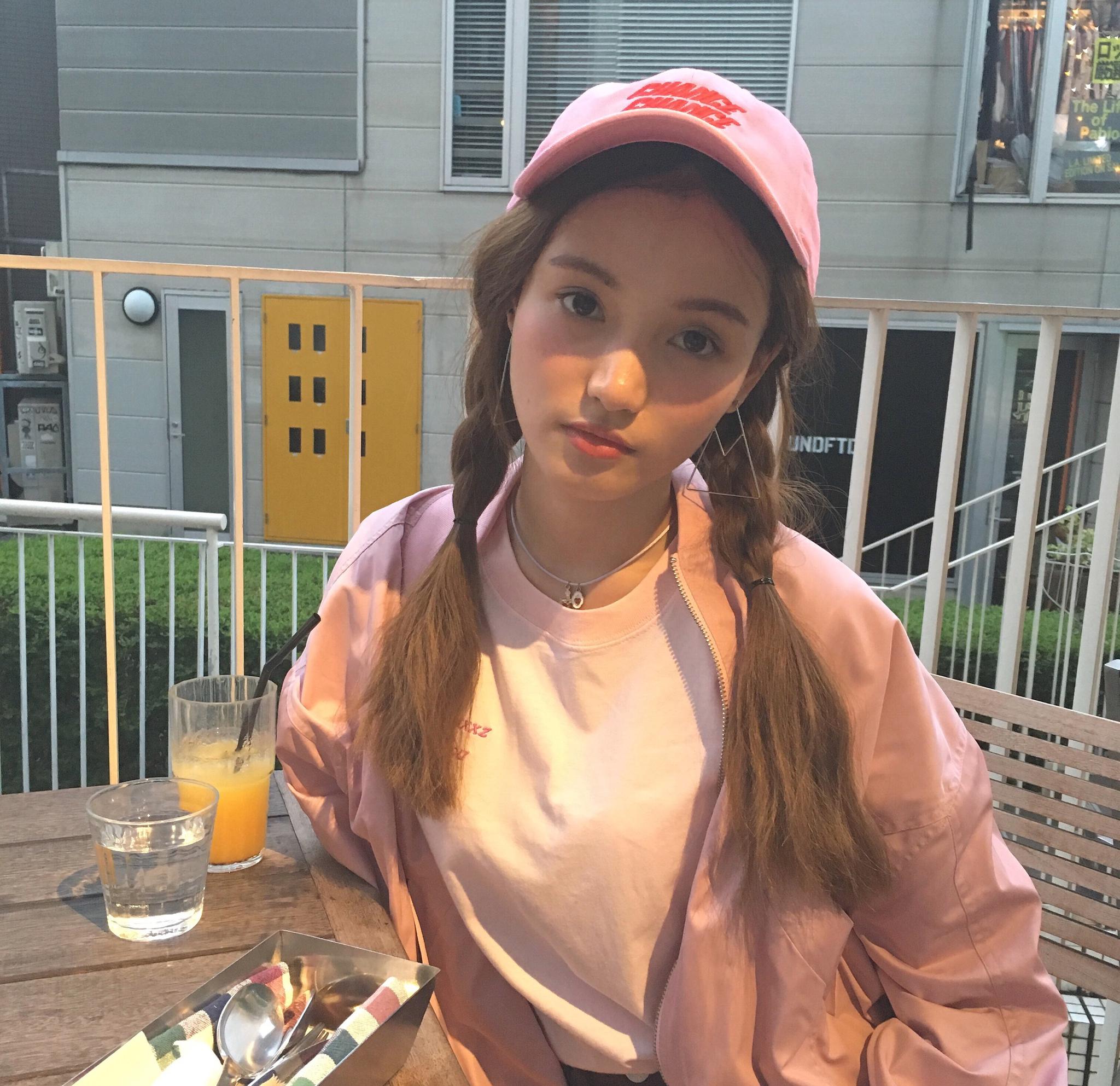 分享活力四射的美少女 林小宅