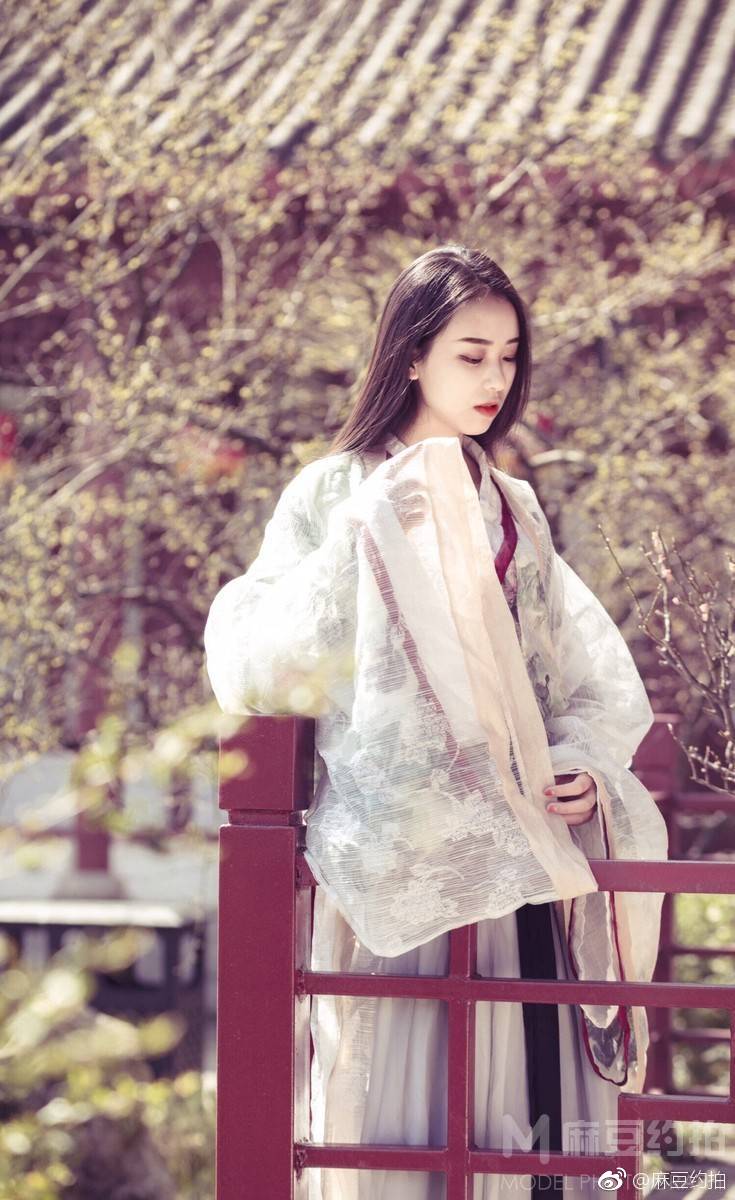 模特约身高172 体重52 努力配合出片 希望拍摄汉服 和服 婚纱 模特约身高172 体重52 努力配合出片 希望拍摄汉服 和服 婚纱