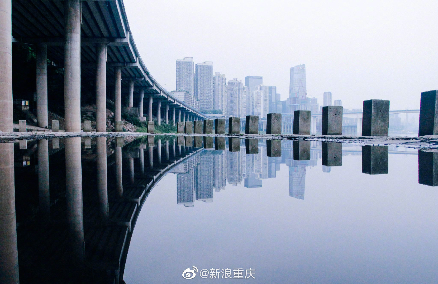 雨后重庆化身唯美镜像城市李子坝迷你版天空之境超级美