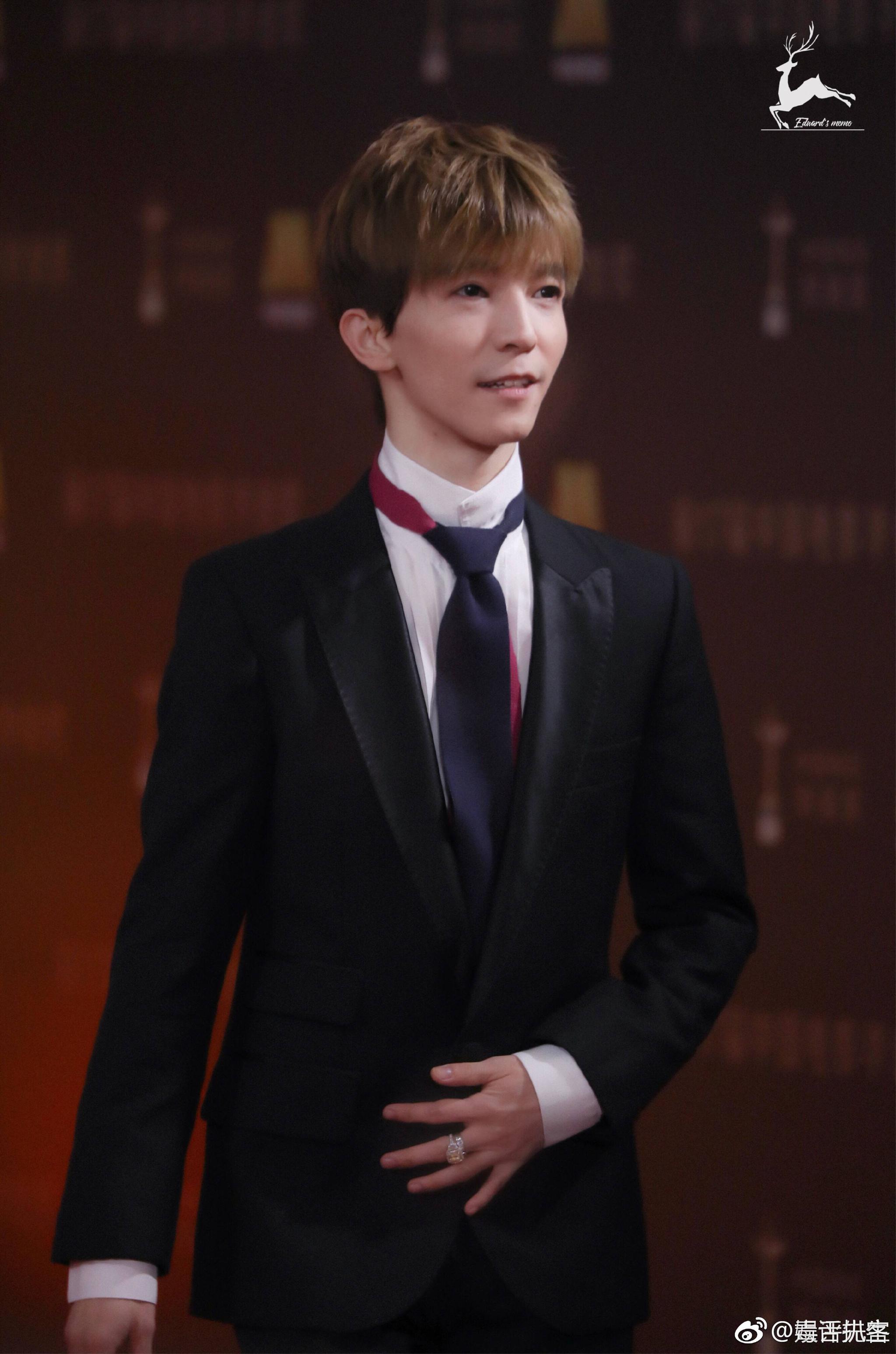 网友最近发现郭敬明的脸变化很多,疑似有整容的嫌疑了