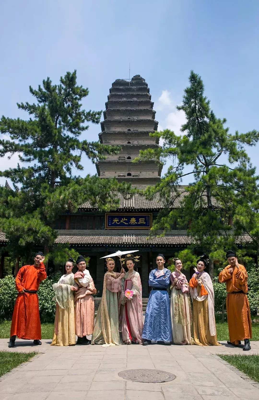 你看的电视剧都是骗人的,这才是真正的古代服饰|汉服|复原|装束_新浪新闻