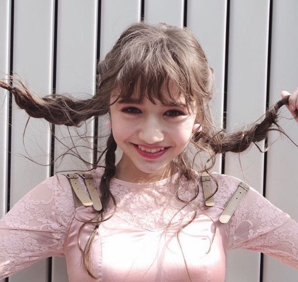 03年的日俄混血girl