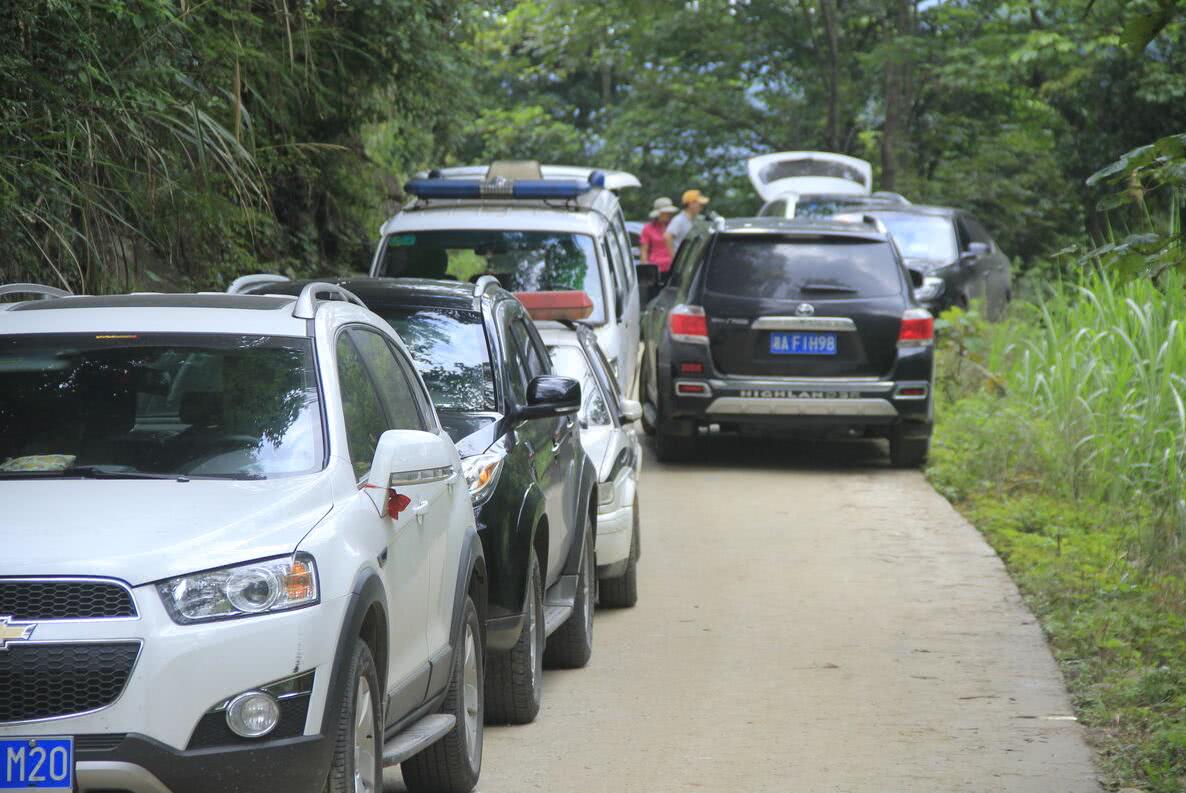 堵车最大现象没有之一!堵的都是20万以下的车,原因好感觉心塞