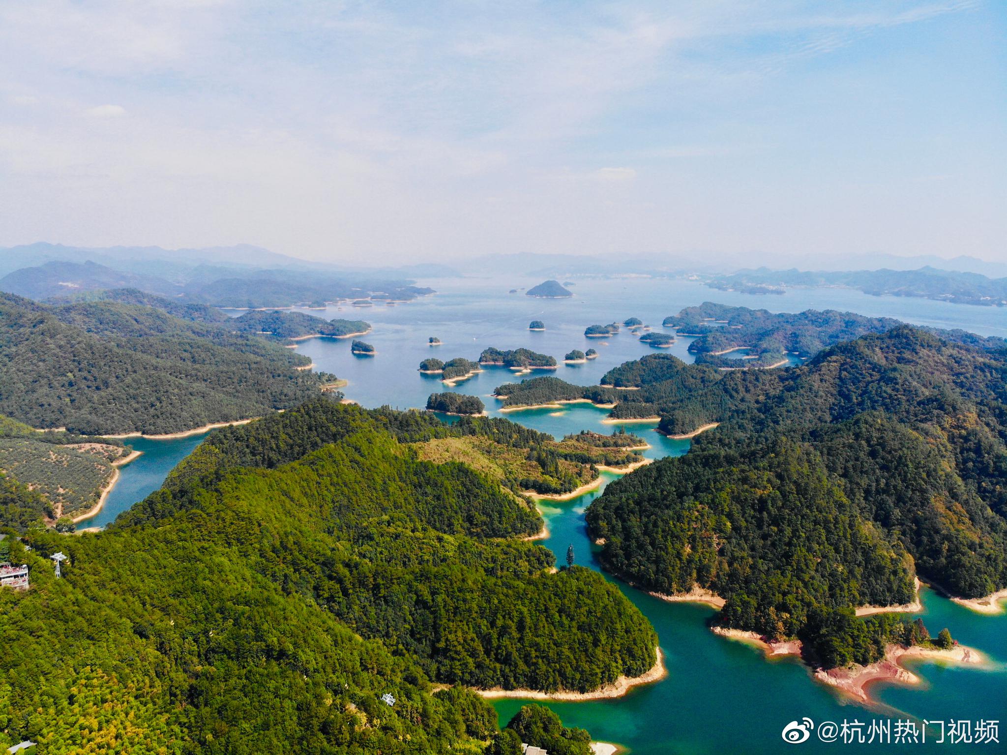 千岛湖景区航拍千岛湖风景区位于浙江省淳安县境内(部分位于安徽歙
