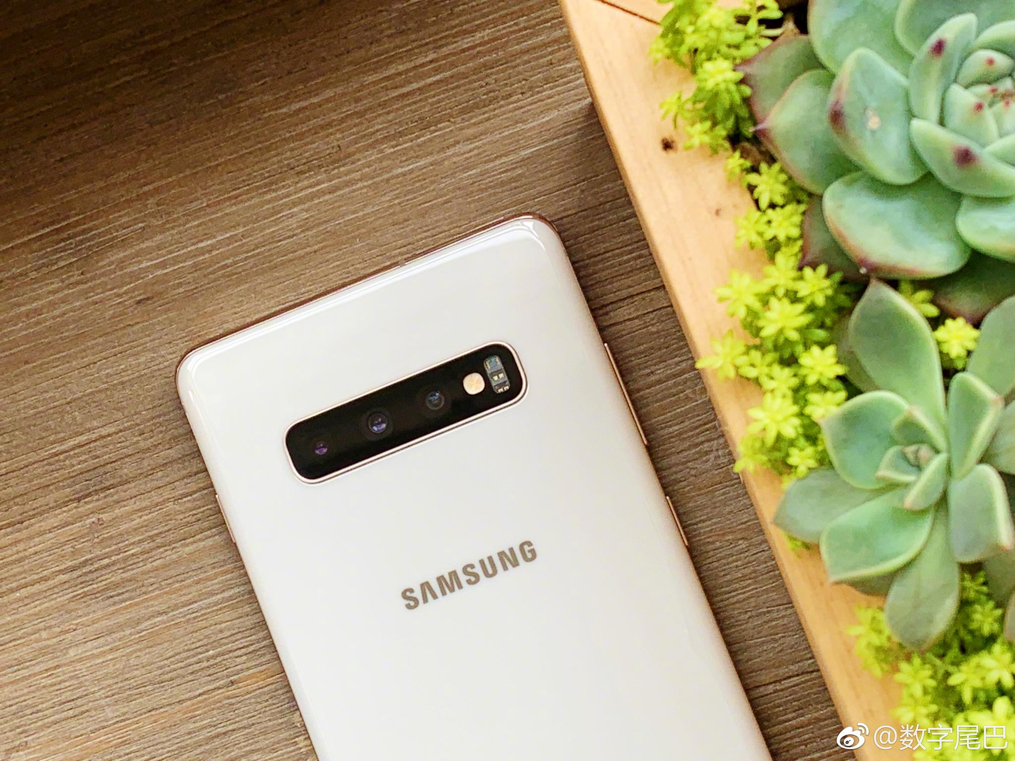 大叔买的 galaxy s10 陶瓷白版本也到了