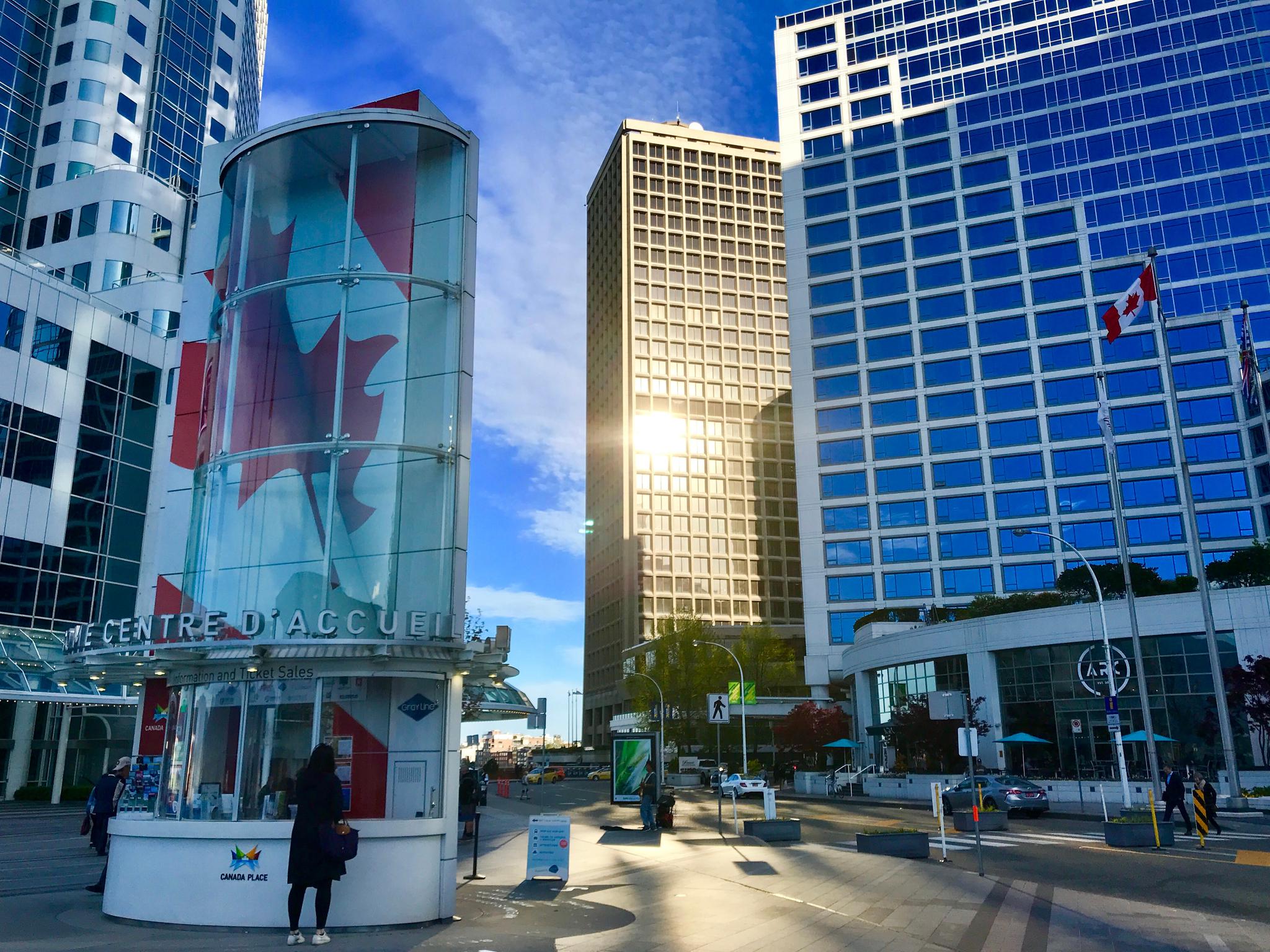 canada place(加拿大广场)和coal harbour(高豪港)拍到的温哥华