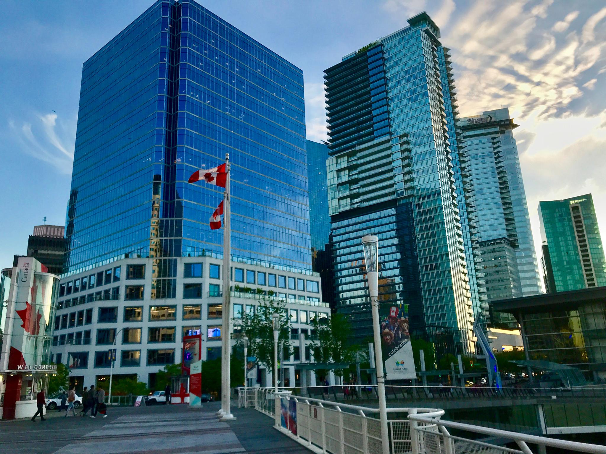 canada place(加拿大广场)和coal harbour(高豪港)拍到的温哥华