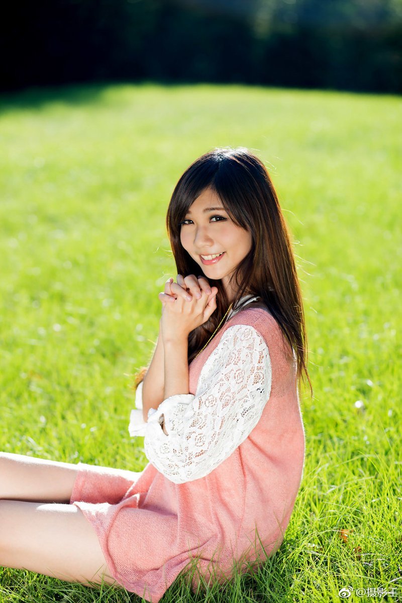 公园里清凉美女唯美生活可爱写真集