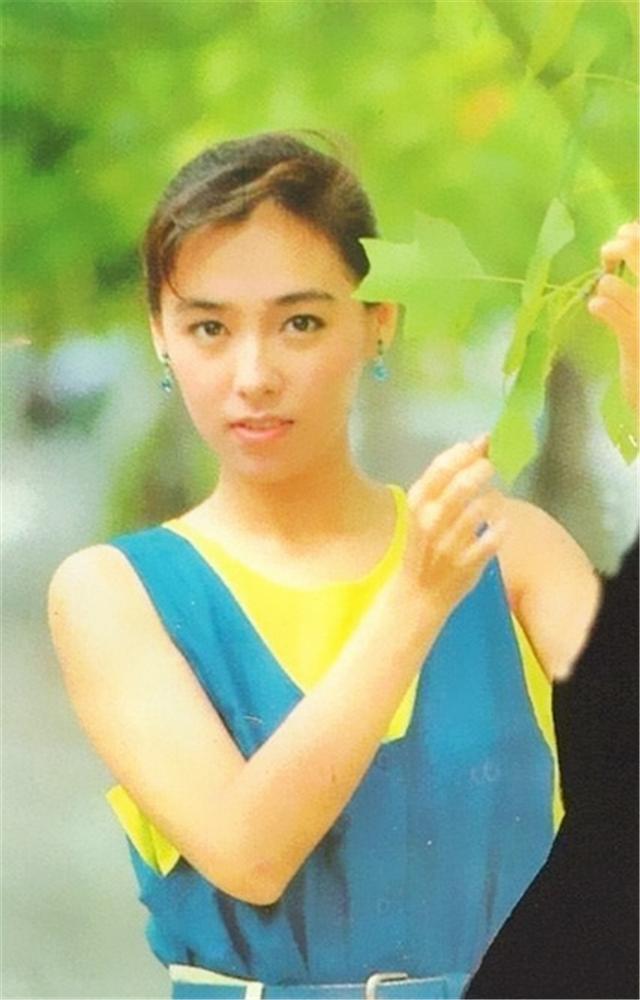 56岁生日照片曝光:气质犹存|小侠龙旋风|朱宝意|张国荣_新浪新闻