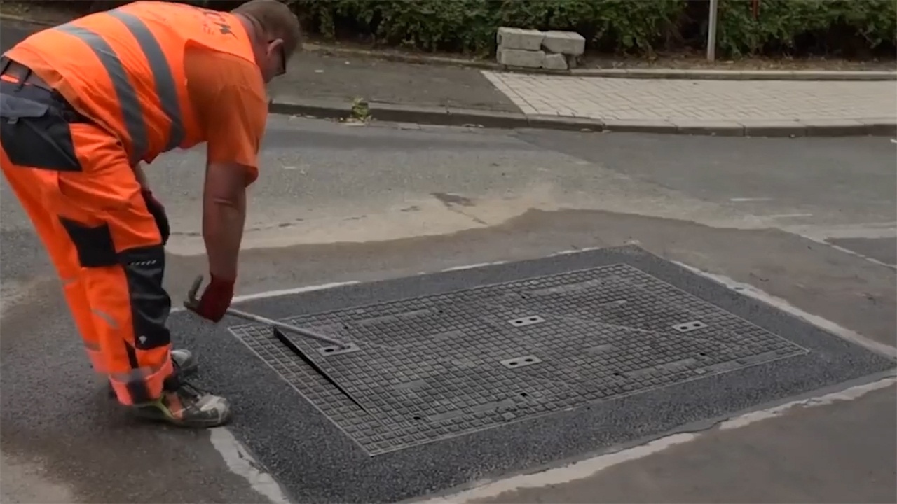 德国发明出三角井盖,安装快一倍重量轻一半,工人都说好|井盖|三角形