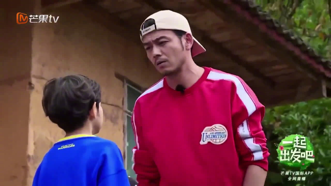 杨烁教育儿子的新片段,杨烁责怪7岁的儿子没有照顾好妹妹