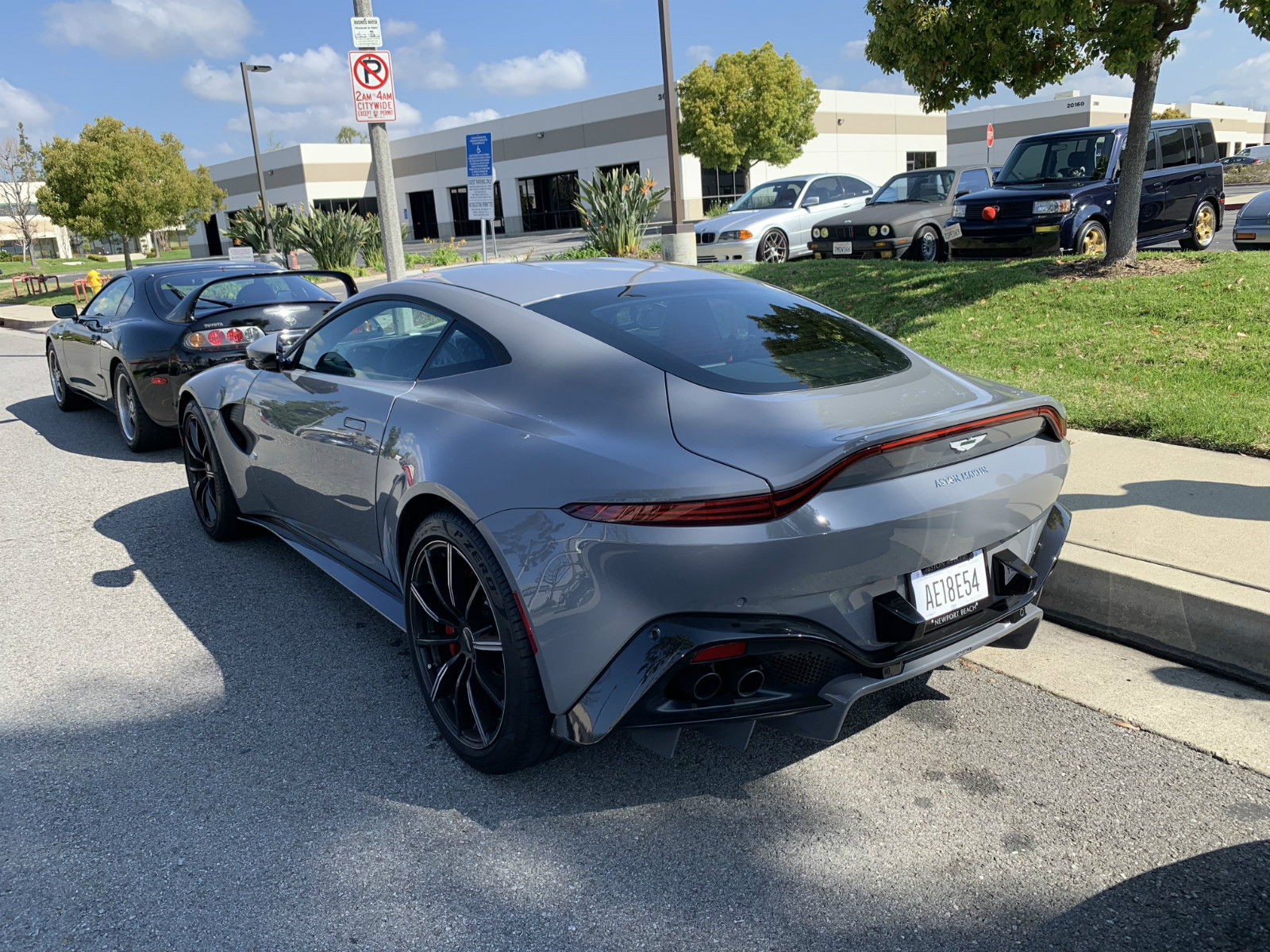 开着750万的lp770svj撒狗粮北美萝卜