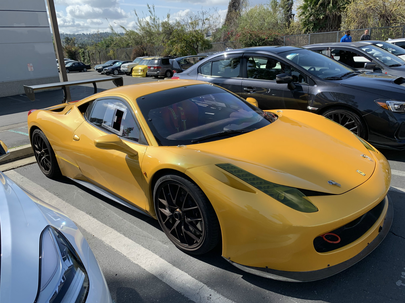 开着750万的lp770svj撒狗粮北美萝卜