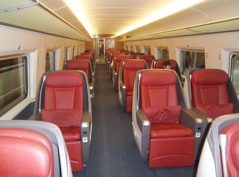 看完美国火车硬座和中国高铁一等座，终于知道他们为何不建高铁|硬座|火车 