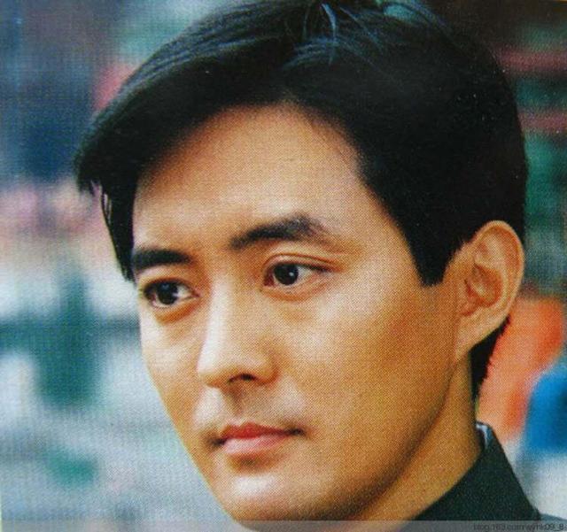 他是被琼瑶虐的最惨男主角: 相貌俊秀, 却戴个吓人的面具|李志希|鬼丈