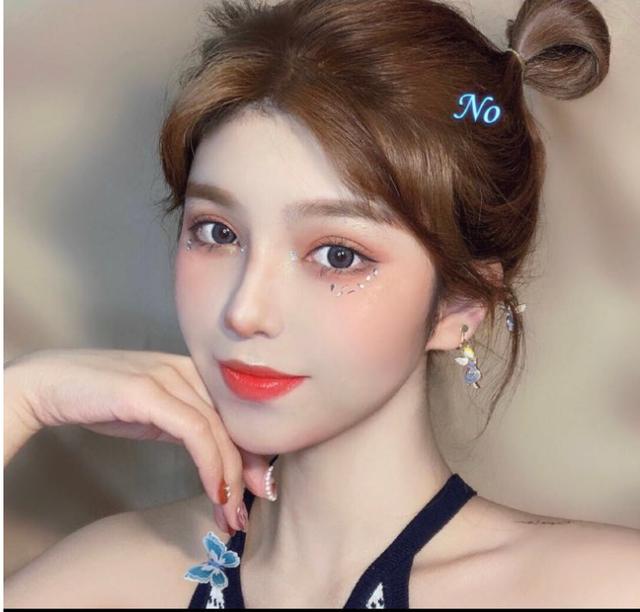 冯提莫发首张实体专辑,圈内大佬齐聚,斗鱼企鹅领导前来捧场!