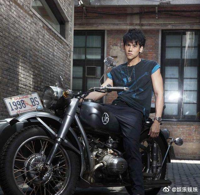 男爱豆重机车造型,男爱豆遇上重机车