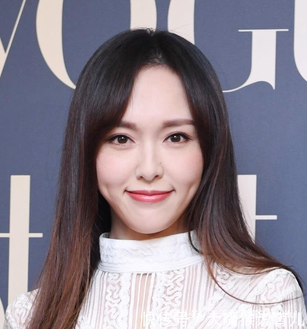 有酒窝的女星唐艺昕可爱唐嫣迷人林心如精致而她最美