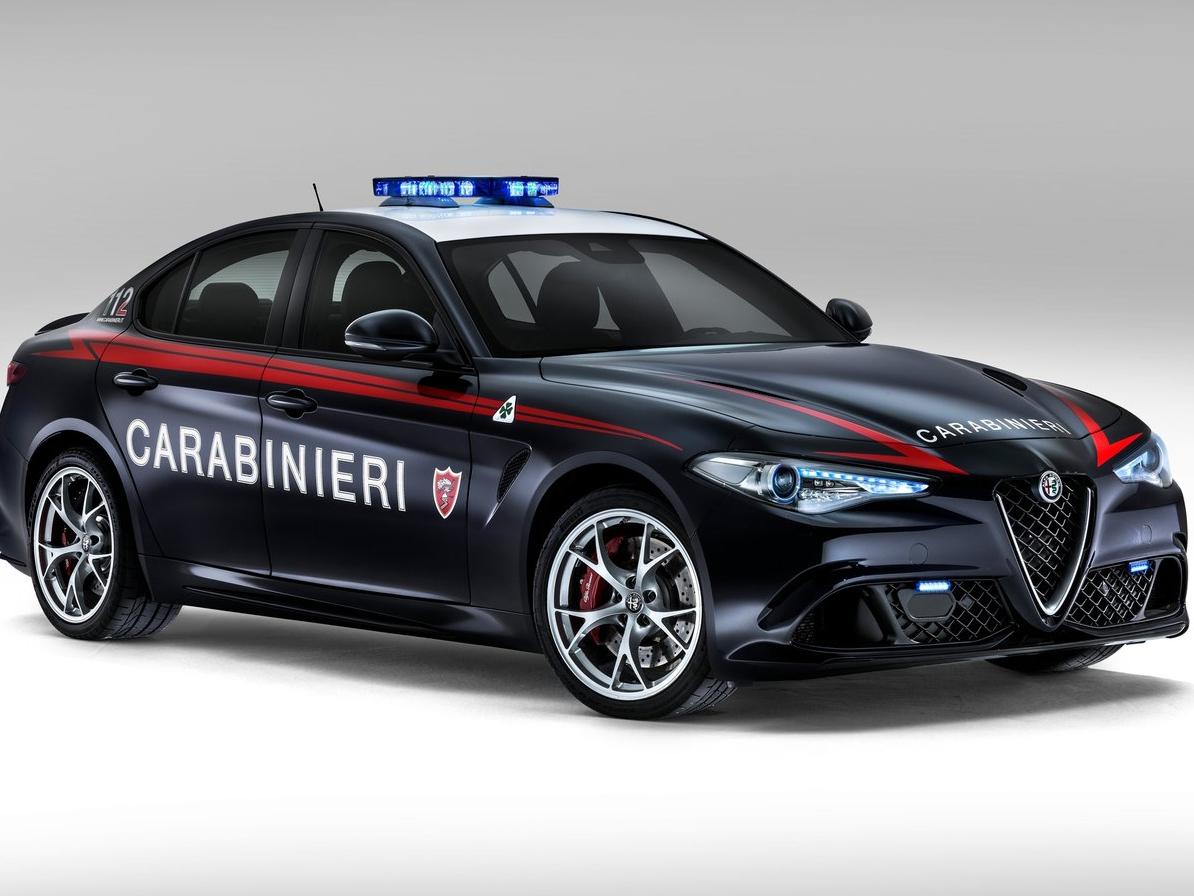 世界各地警车大赏,我指超跑那些!