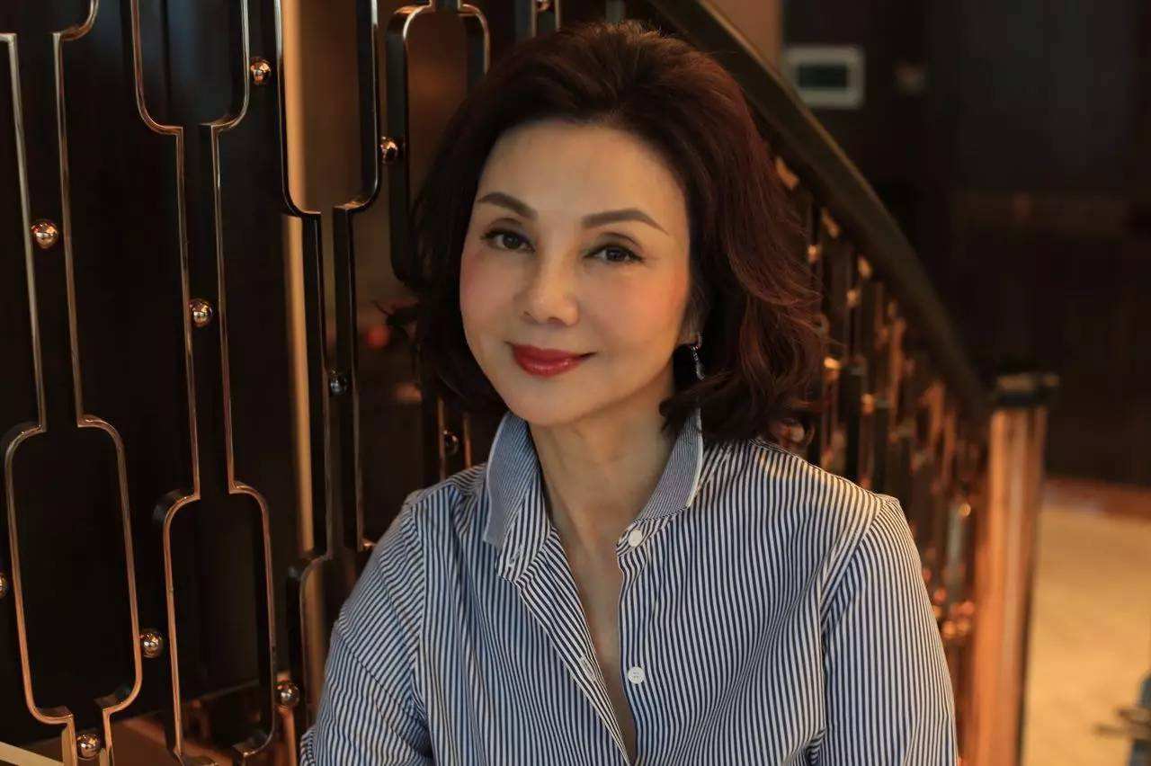 8岁拿下金马奖24岁放弃事业嫁入豪门却被王祖贤插足婚姻