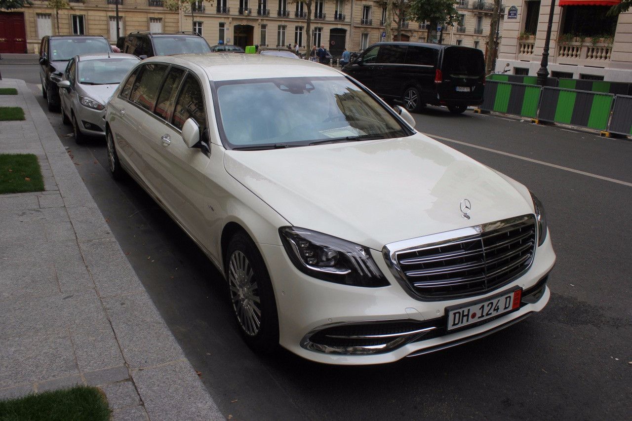 1200万起的奔驰,有e柱,中国15台,c1驾照还开不了