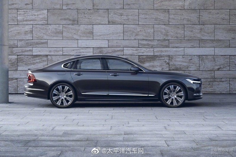 近日，沃尔沃（海外）官方发布了新款S90/V90。新车此次为中期改款