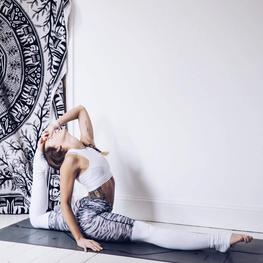 女人美得高级,不只是因为有钱,靠的是这一招一式来修炼高级气质|瑜伽