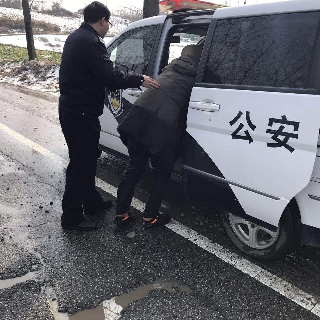 桐柏公安:过境司机急求助 民警全力来帮扶