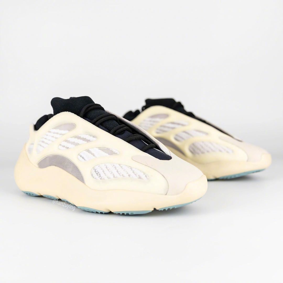 将于下个月发售的椰子新鞋款adidas yeezy 700 v3.
