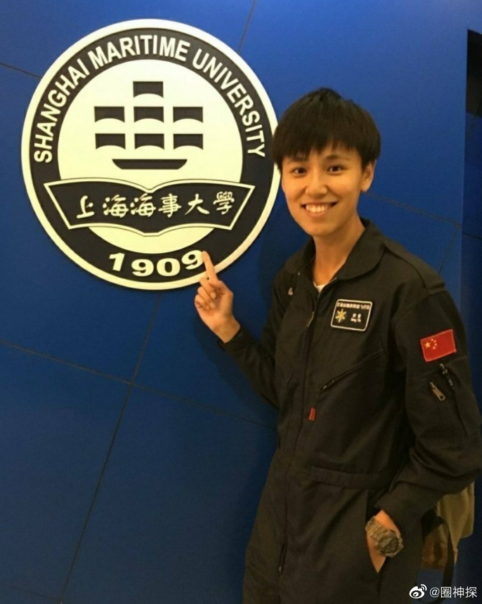 紧急救援的女机长原型宋寅真的太帅了吧……第一扳手 所以喜欢和性