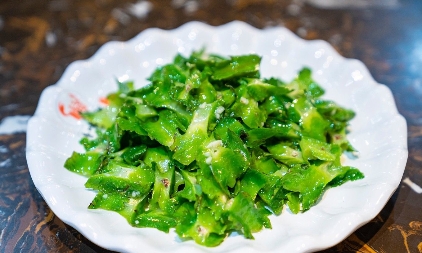 蔬菜搭配蒜蓉四角豆,主食搭配椰子饭,充满了浓浓的海岛风味,四角豆是