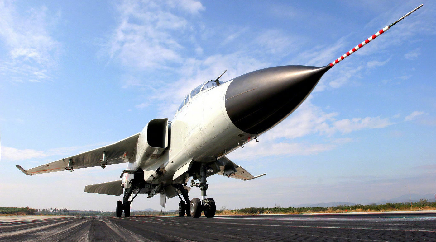 飞豹曾有隐身黑项目,空中加油,击败歼8,它的形象好man