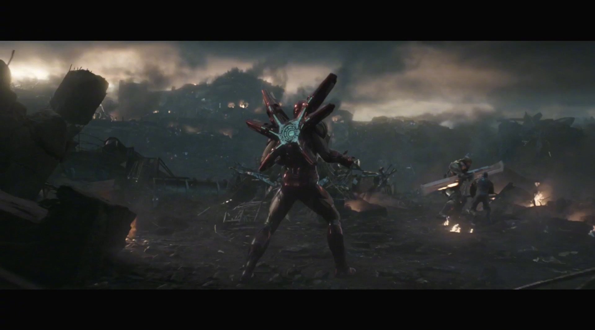 《复联4》最后的终极大战,三巨头大战灭霸,看多少遍都超燃!