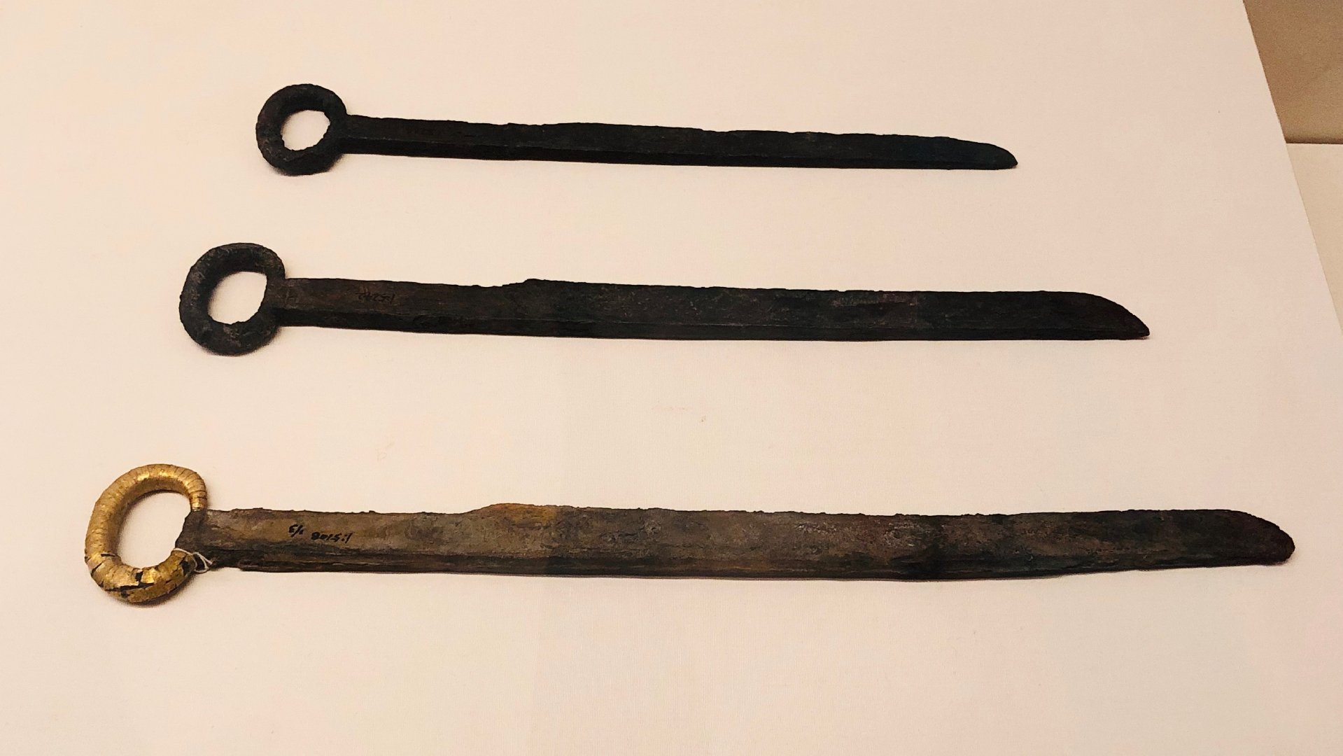 兵器汉代铁刀铜剑铜弩机中山靖王刘胜墓出土