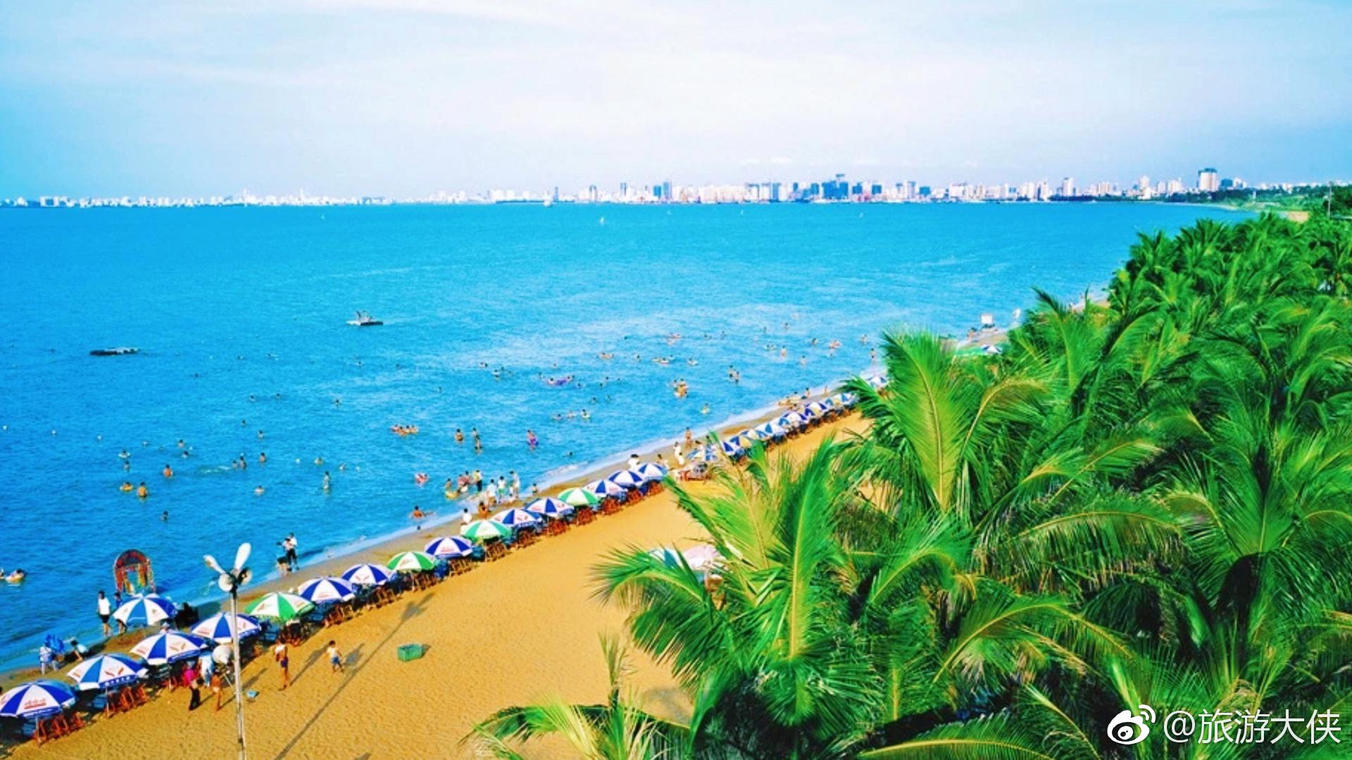 海南自北往南,从东到西都有不错的海湾:海口假日海滩,文昌月亮湾,万宁